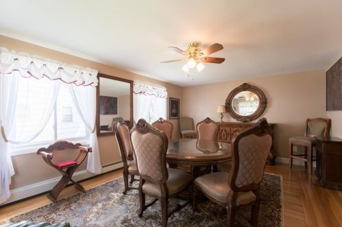 19 Casey Dr, Middletown RI  02842-6224 exterior