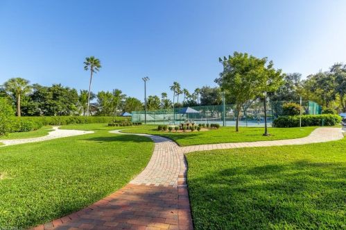 6617 Ilex Cir, Naples FL  34109-6810 exterior