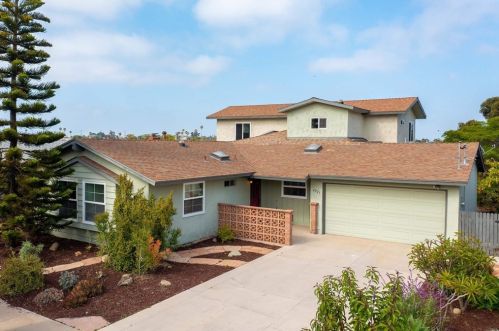 4223 Quapaw Ave, San Diego CA 92117-4525 exterior