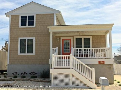 114 Newark Ave, Lavallette, NJ 08735-2709