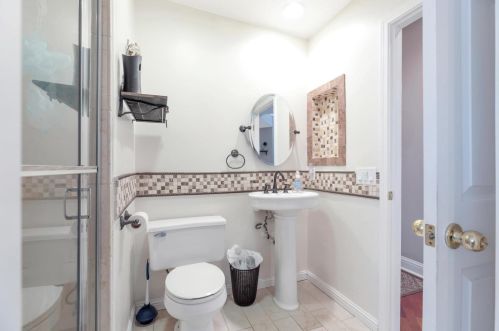 750 Joshua Dr, Hollister CA  95023-5671 exterior