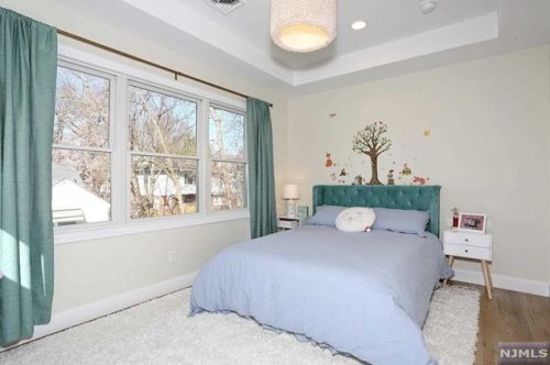 38 Radburn Rd, Ridgewood NJ  07452-3417 exterior