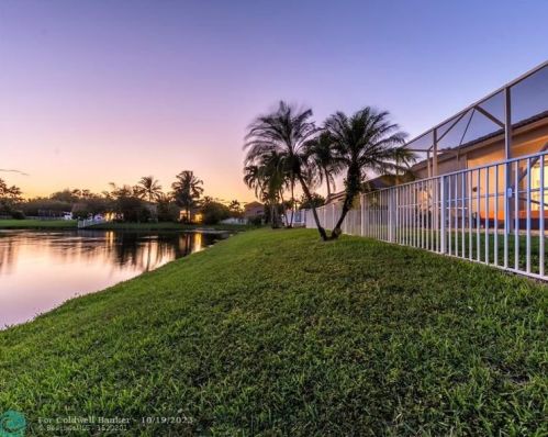 13072 18th Ct, Hollywood FL  33028-2511 exterior