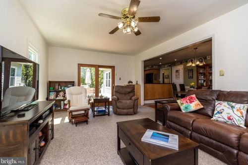 106 Claremont Dr, Lansdale PA 19446-6359 exterior