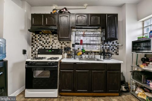 1040 Langham Ave, Camden NJ  08103-2735 exterior