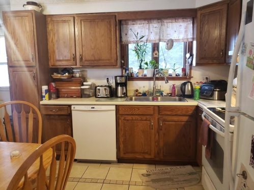 9 Salem Dr, Providence RI  02904-5235 exterior