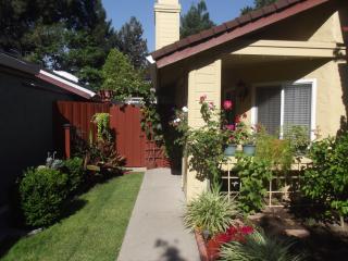 7221 Heather Tree Dr, Sacramento, CA 95842-3781