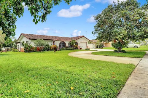4182 3rd Ave, Boca Raton, FL 33431-4103