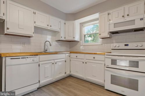 5709 Noland Rd, Woodbridge VA  22193-4110 exterior