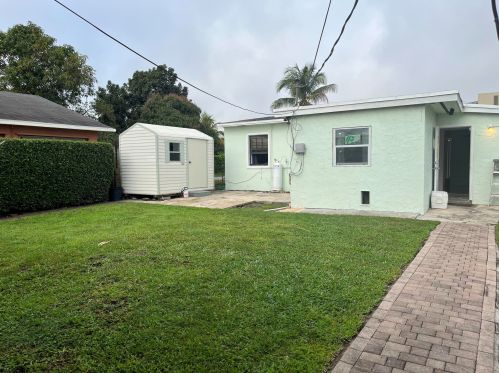 1194 Sunrise Rd, West Palm Beach FL  33406-4935 exterior