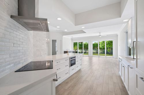 615 Rosa Ct, West Palm Beach FL  33410-4502 exterior