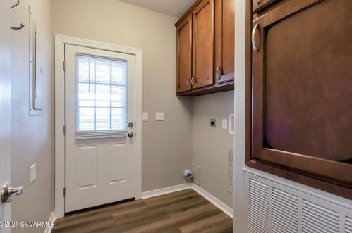 135 Sunset Hl Dr, Sedona AZ 86336-9783 exterior