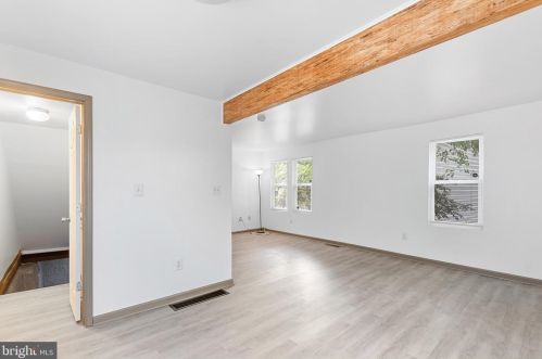 41 Roosevelt St, West Deptford NJ  08066-1028 exterior