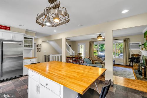 16 Bayberry Rd, Princeton NJ  08540-7417 exterior