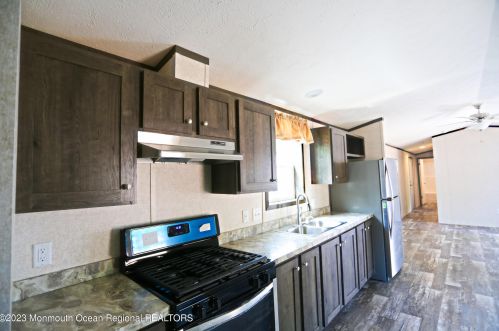 87 Herman Blvd, Hazlet NJ  07730-1547 exterior