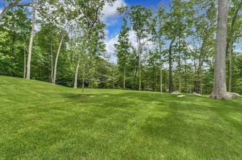 289 Wahackme Rd, New Canaan CT  06840-3935 exterior