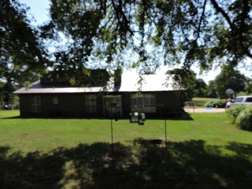 2233 City Lake Rd, Bates, AR 72958-7258