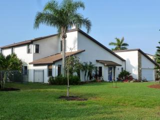 785 Puesta Del Sol Plz, Melbourne, FL 32903-3625