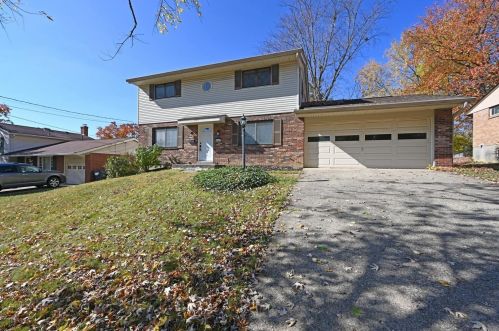 1067 Hickok Ln, Cincinnati, OH 45238-4165
