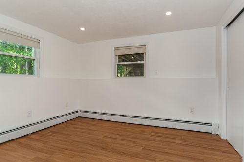 45 Ackerman St, Salem NH  03079-3401 exterior