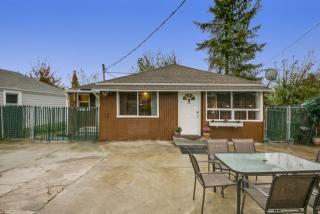 10648 2nd Pl, Seattle, WA 98146-2332