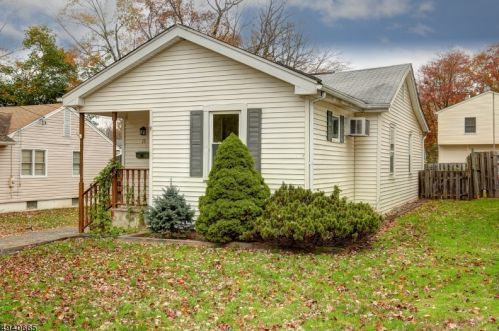 15 Adelphia Rd, Parsippany NJ  07054-2604 exterior