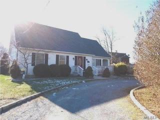10 Swezey St, Canaan Lake, NY 11772-4126