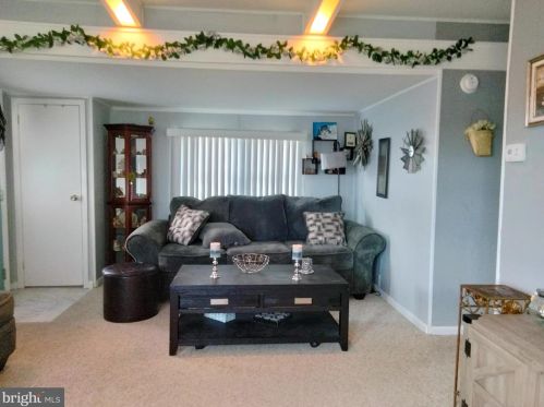 4 Oak Dr, Erial NJ  08081-1808 exterior