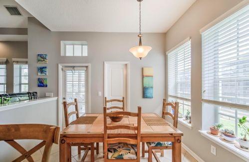 413 Islebay Dr, Ruskin FL  33572-3332 exterior