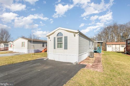 86 Vasilios Dr, Carlisle PA  17015-9012 exterior