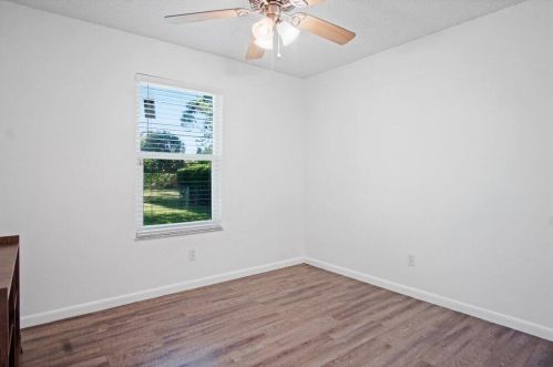 1085 Canary Ter, Fort Pierce FL  34953-1818 exterior