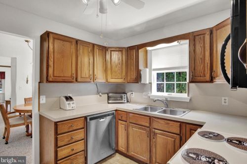 101 Strayer Dr, Carlisle PA  17013-4408 exterior