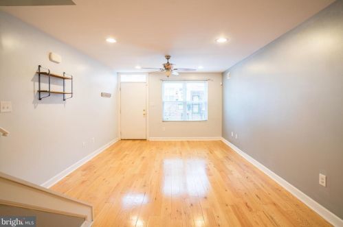 2033 Manton St, Philadelphia PA  19146-4327 exterior