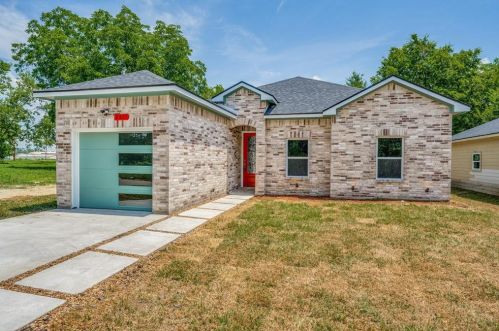 2821 Logan St, Greenville, TX 75401