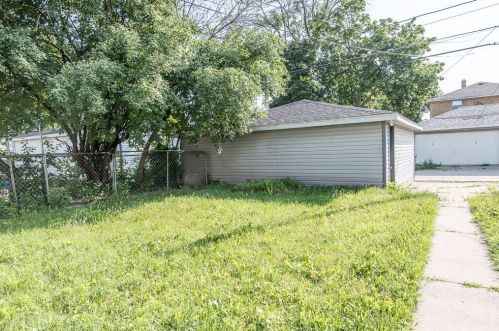 4656 Parkway Ave, Milwaukee WI  53209-6425 exterior