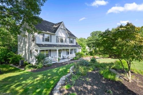 51 Fieldstone Trl, Sparta, NJ 07871-2858