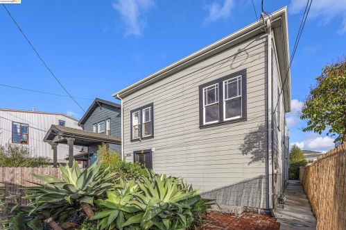 3026 Adeline St, Oakland CA 94608-4412 exterior