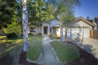9356 Barton Ave, Fresno, CA 93720-4076