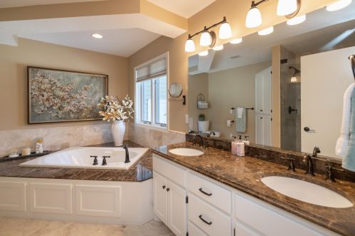 8359 College Trl, Inver Grove Heights MN 55076-3201 exterior