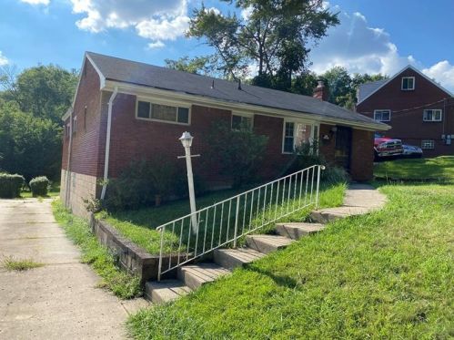 211 Calmar Dr, Verona, PA 15147-1503