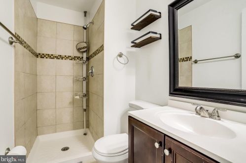 2545 Kingswood Ct, Woodbridge VA  22192-2029 exterior