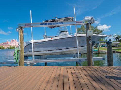 3201 Maritana Dr, Saint Petersburg FL  33706-4036 exterior