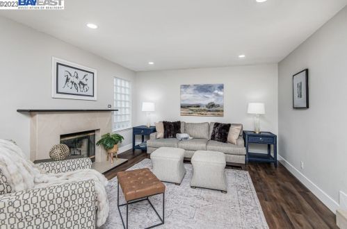 7336 Las Palmas Way, Pleasanton CA  94568-2775 exterior