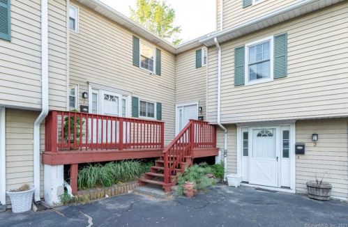 94 Southmayd Rd, Waterbury CT  06705-2033 exterior