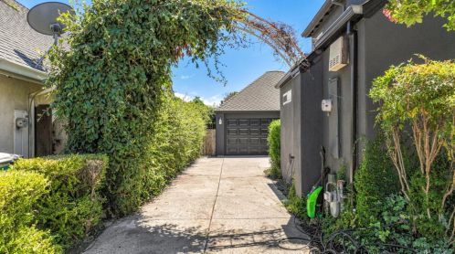 1128 Gorham Ave, Modesto CA  95350-4674 exterior