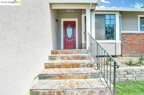 1185 Woodglen Dr, Oakley, CA 94561-2520