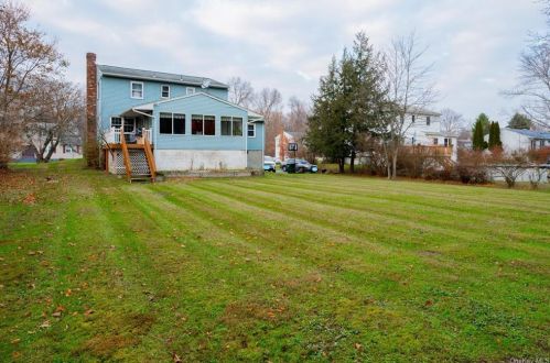 107 Barnes Rd, Washingtonville NY  10992-1933 exterior