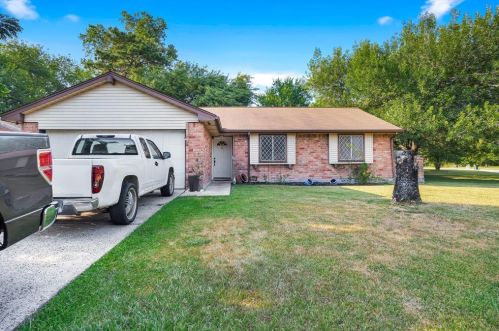15511 Redbird Ridge Dr, Humble, TX 77396-2258