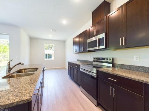 1414 6 Ave, Cape Coral FL  33909-0013 exterior