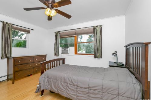 495 Delaware Ave, North Lindenhurst NY  11757-3410 exterior